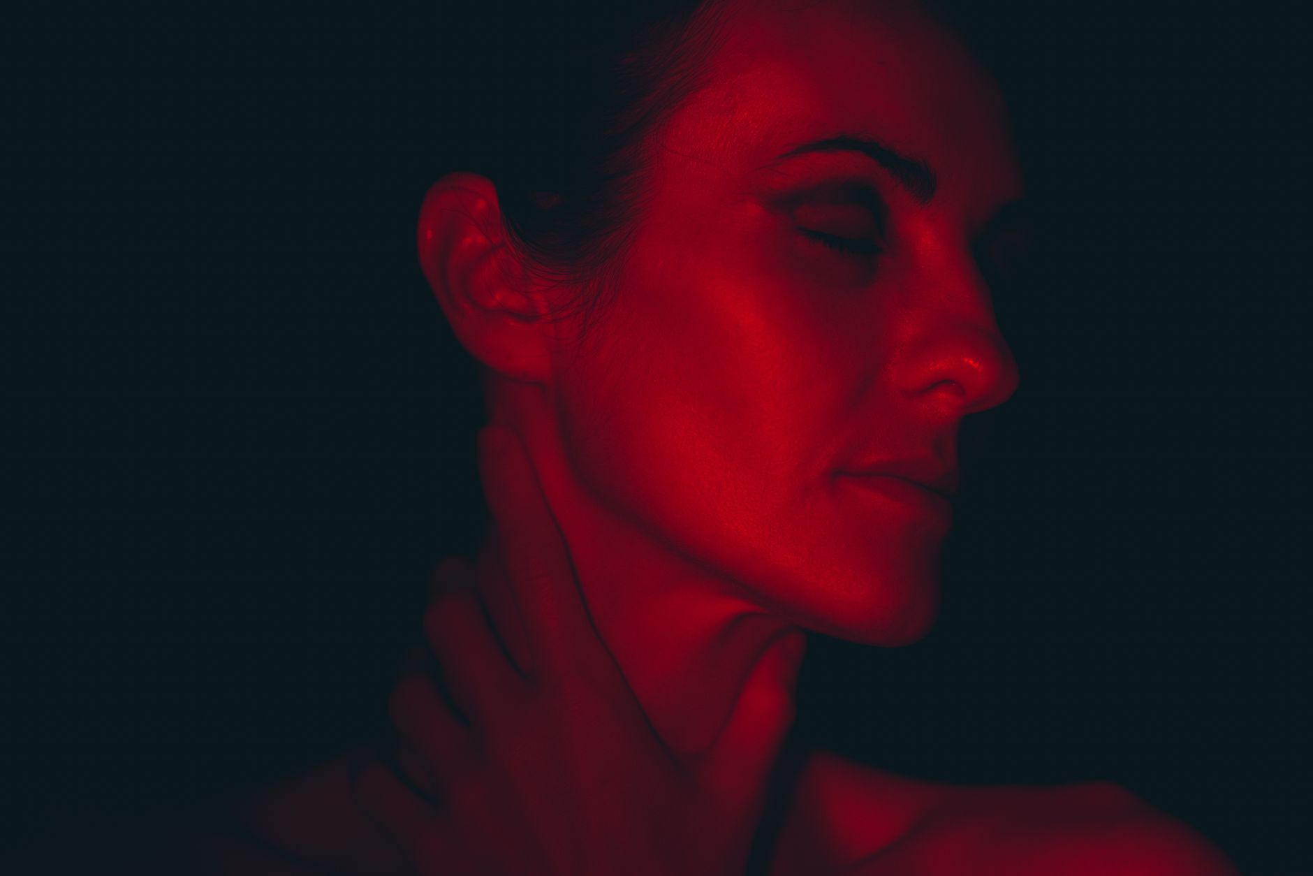 Red Light Therapy for Skin and Collagen: What Research Shows